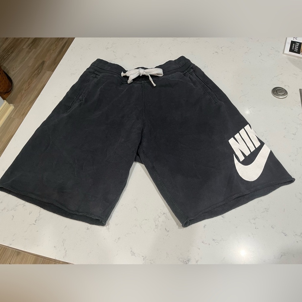 Y2K Nike Sweat shorts (sweatshirt cotton material). Basketball shorts Medium